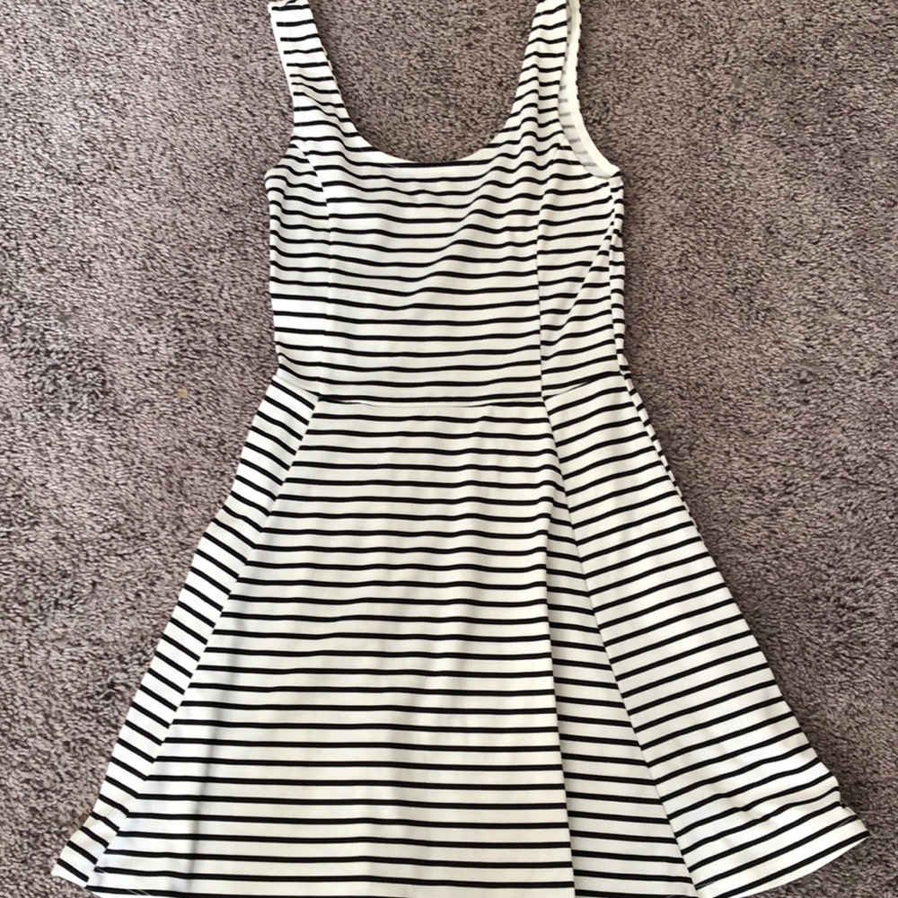 Stripe H&M dress.